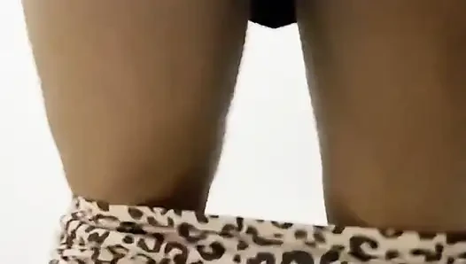 Kompilasi muncrat kencing di kamar mandi
