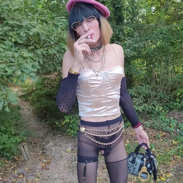 图表 P🚙U B L I C 在森林中的停车场，在拉费桑德里 91。奇特的紧身裤，丁字裤 [4sep25] 认识 cokiine！VaneSsaBiTCHx