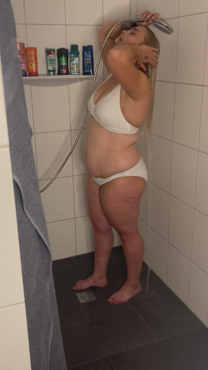 Mastürbasyon duş başlığı bikini titreme seğirme inleme çoklu orgazm ıslak ıslak am azgın boşalıyorum ve Clyde izliyor | Bölüm 1