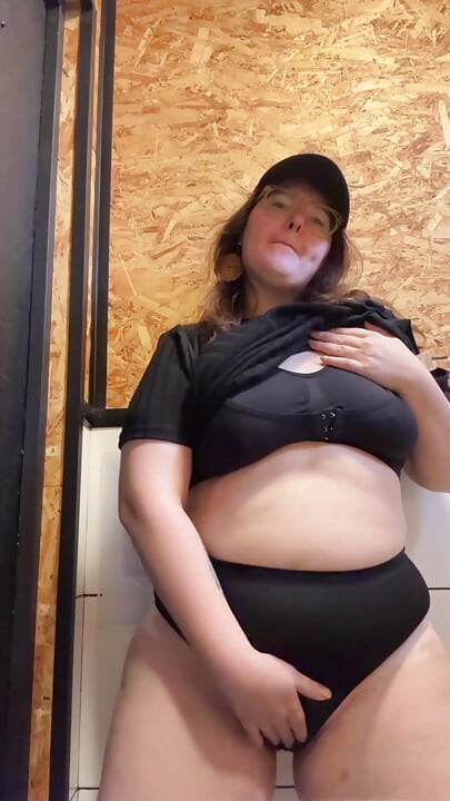 My full naked risky public bathroom masturbation