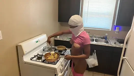Hot babe naked making breakfast for her boyfriend m