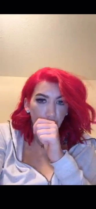 red head girl show