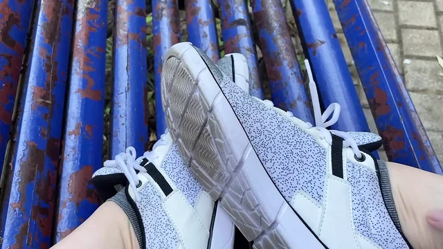 OutDoor Dirty Shoes Feet Smelling