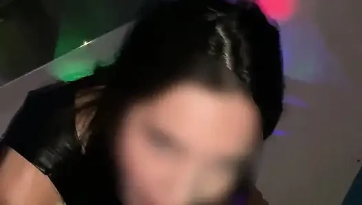 Seks ganas sama gadis imut di klub malam