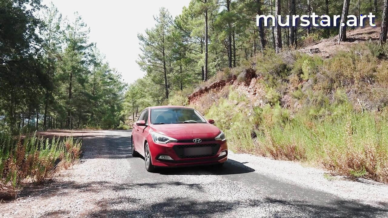 Engañada delante de su marido