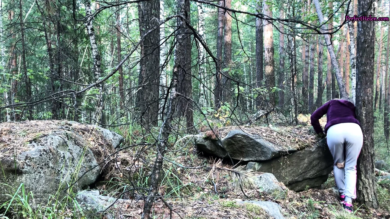I fucked a stranger in the woods to help her – public sex