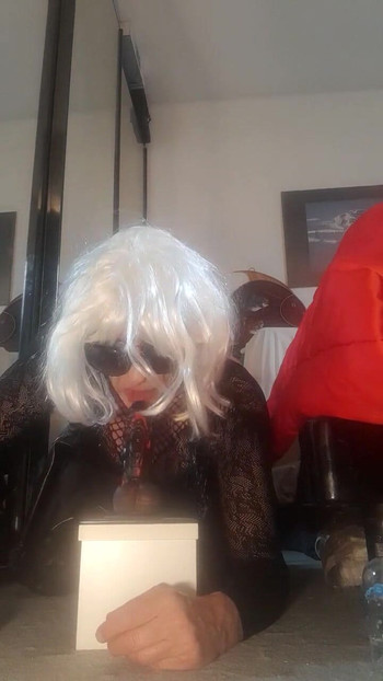 Memorable moment from "Marzia slut fucks and sucks dildo"