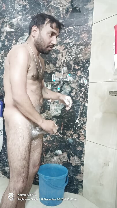 גבר הודי דסי נהנה מסקס עם קצין צבא