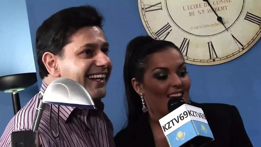 Man and a Sexy Babe From Television Fuck with Their Clients While Interviewing