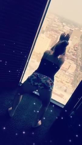 Ass shaking