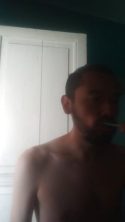I record myself doing a skincare in the morning