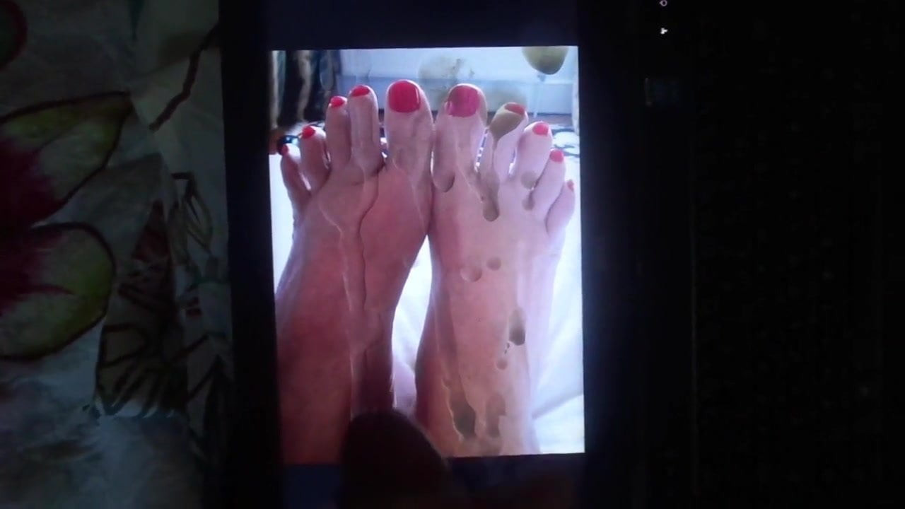 rosesky cum on toes