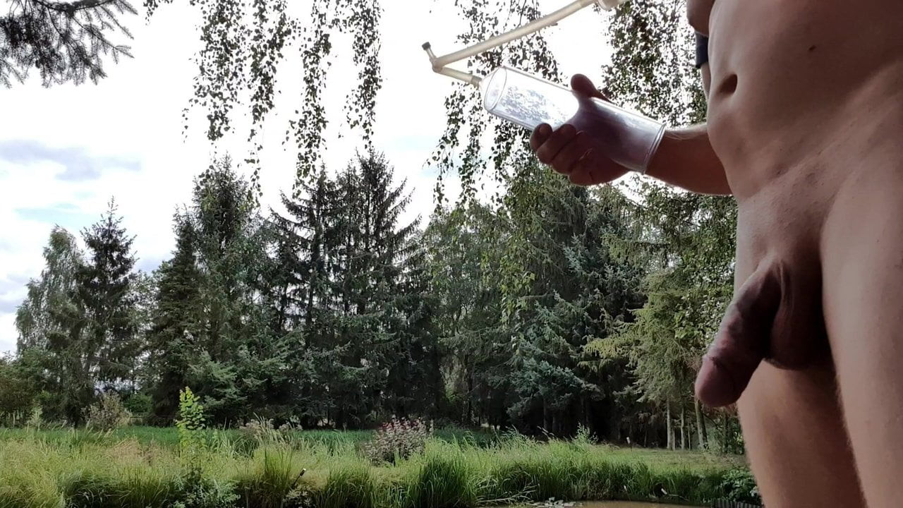 Cock pumping in nature.