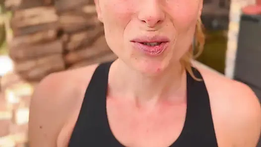 Bölüm 50 : orta yaşlı seksi kadın da spor yapıyor