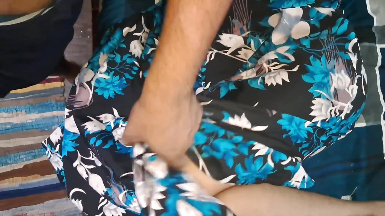 Indische ehefrau kavya blowjob sperma auf titten