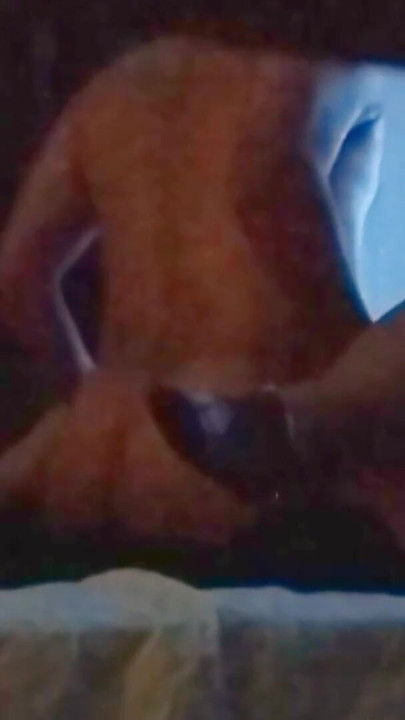 طالبة جامعية متعرجة للغاية وملائمة تجتاز موادها. | مقطع 2