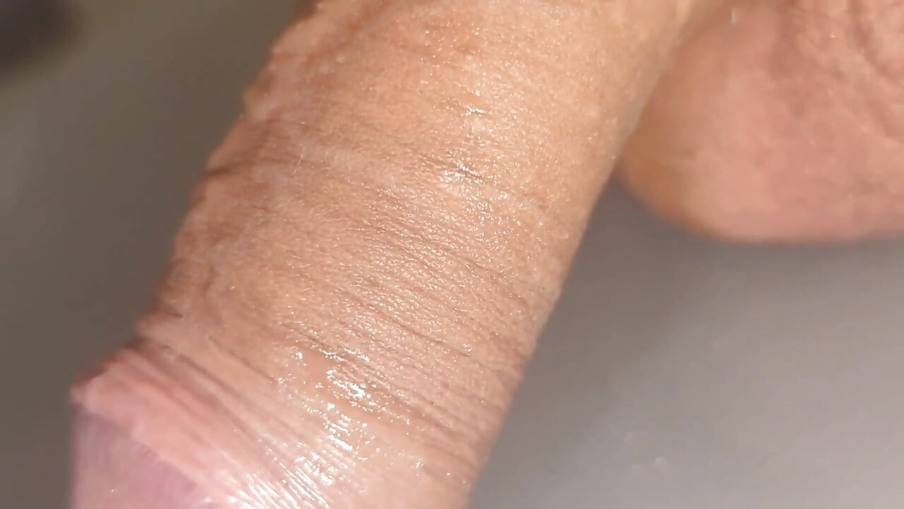 非常に熱いオーガズムの後に私のペニスを壊す