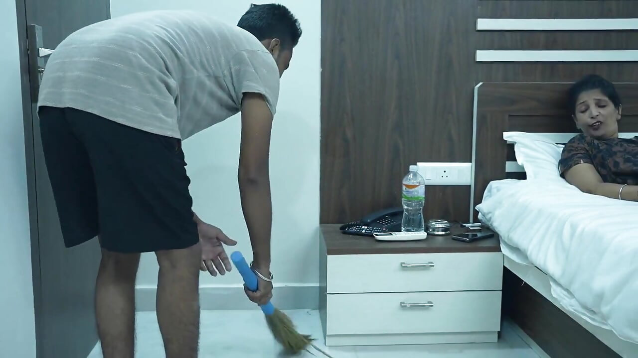 Reife inderin bhabhi wird von ihrem diener - Rea desi sex hart gefickt
