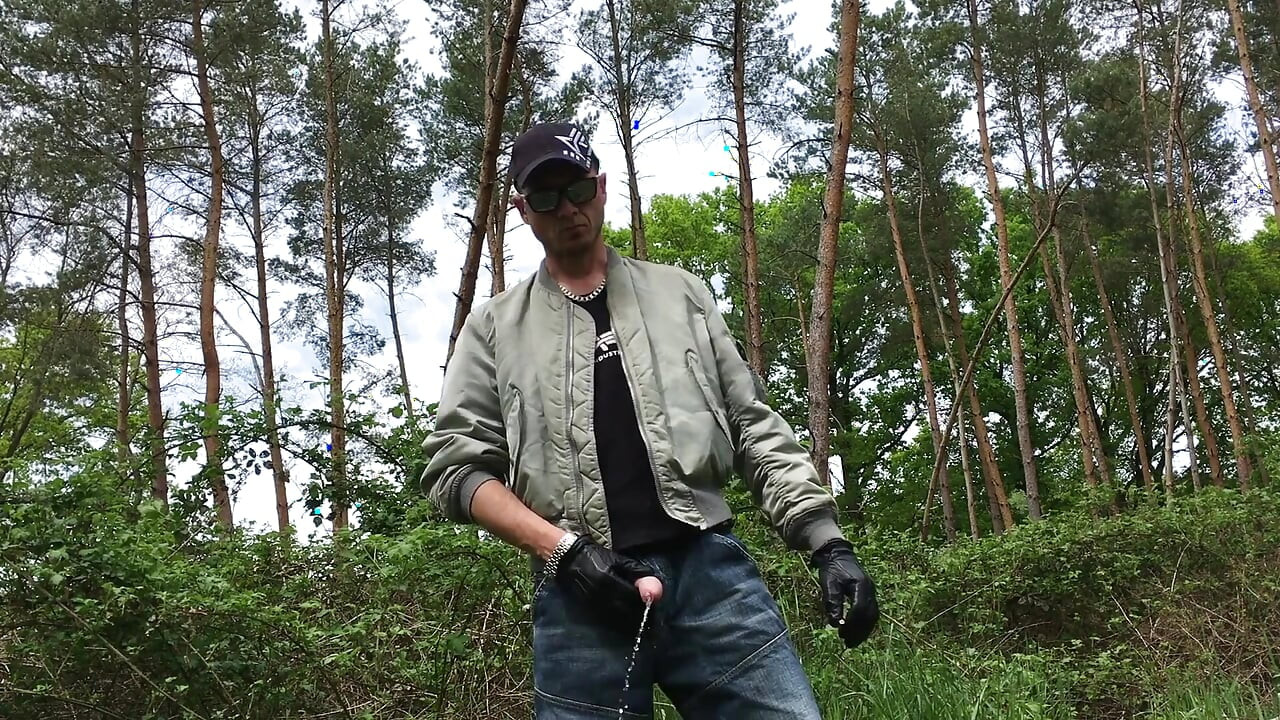Outdoor Piss