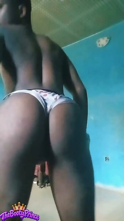 Watch This Bubble Butt Jiggle