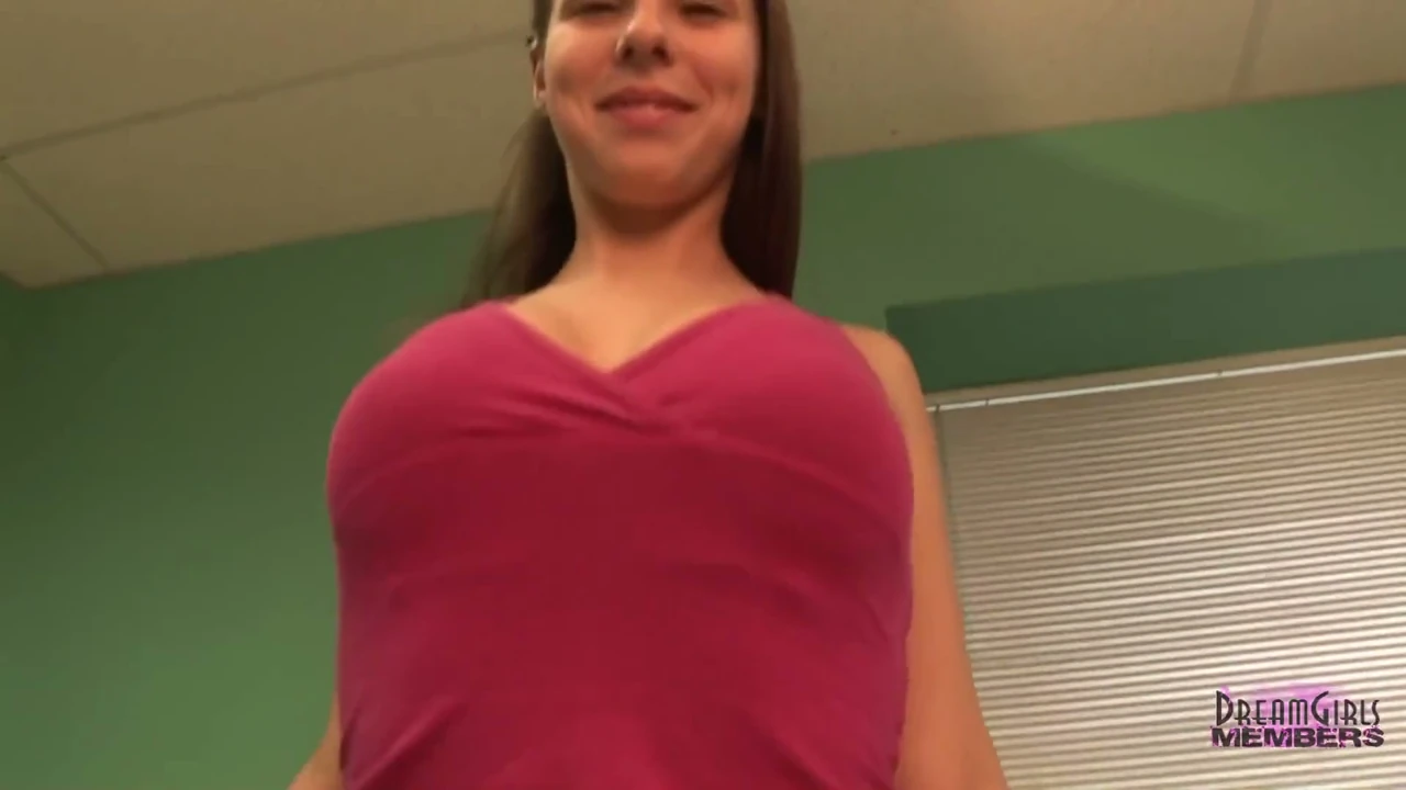 Great natural tits on this college girl