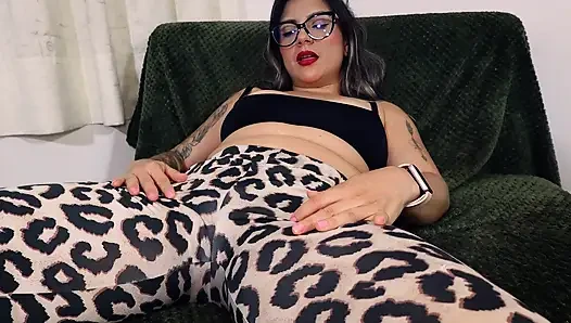 Colombian milf fucks pussy and ass