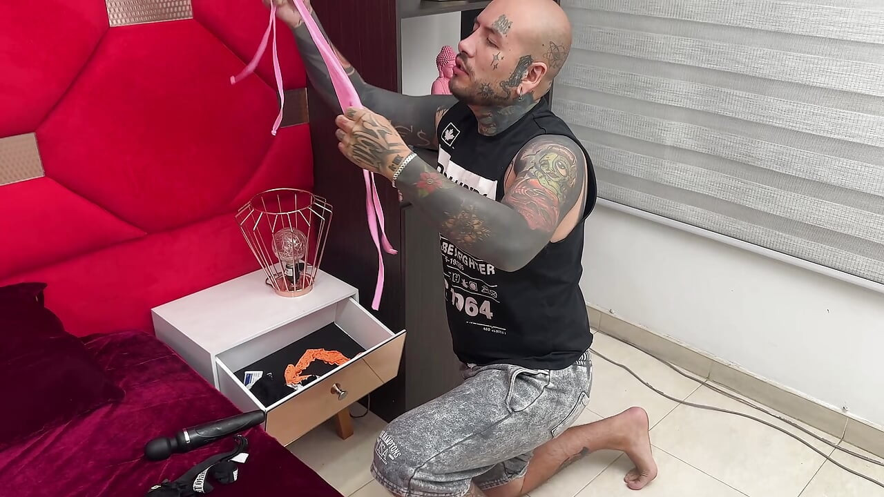 My Tattooed Roomie Without Panties Bounced On My Cock Over And Over Again 'By Accident'