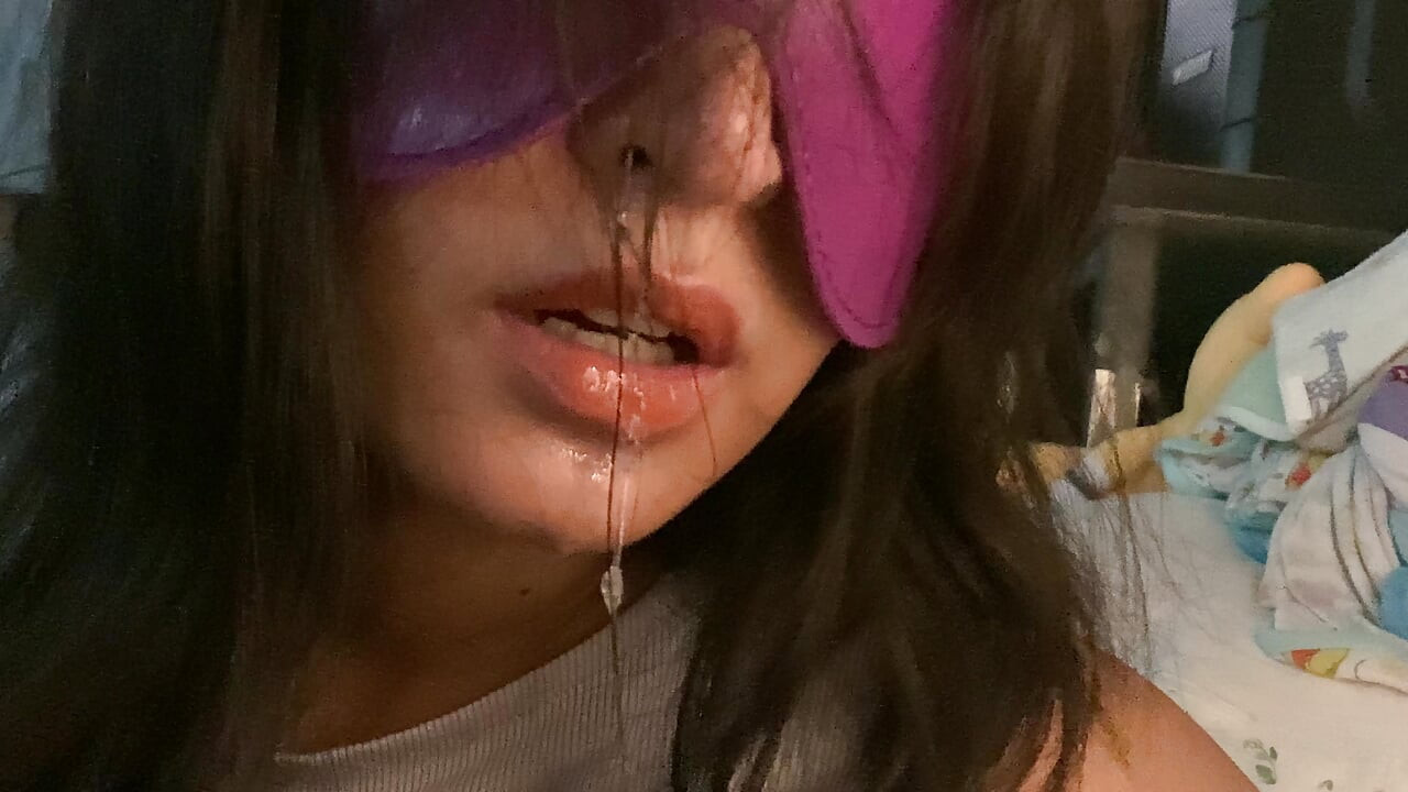 Amateur wife who practices eating bananas Milk dip