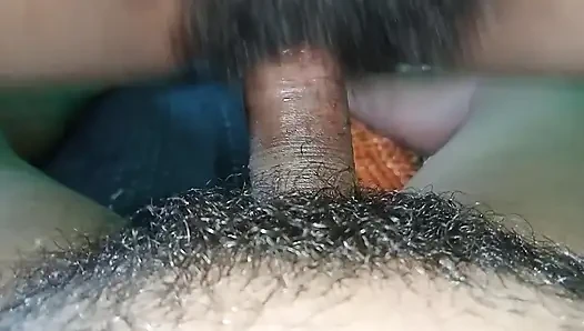 Bhabhi kaise land le rahi hai