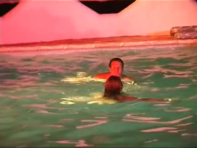 Ateşli çift gece geç saatlerde seks yapıyor