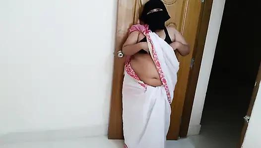 Seksi Hintli desi teyze Sudipa komşusu tarafından sikiliyor - büyük göt sikişi ve boşalma
