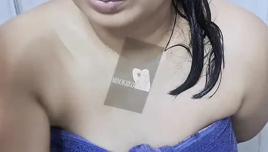 Hijab Sister in Law Clean Her Self After Making Out Behind Her Husband - Minokiiko