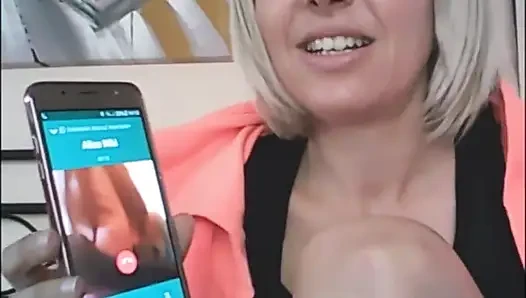 Arkadaşım Nicoletta Embassi'ye yemin ediyorum, sana göğüslerimi gösteriyorum ve gerçekten kabaca konuşuyorum. Biz iki yaramaz arkadaşız
