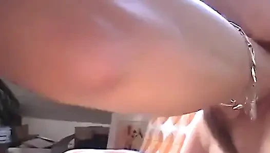 У этой красивой любовницы есть хороший член!