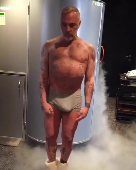bulto Gianluca Vacchi