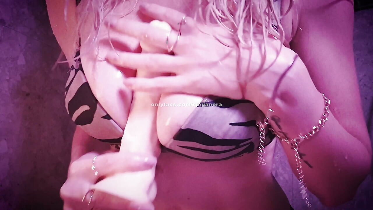 POV : Laisse-moi te branler lentement pendant que tu regardes mes gros seins naturels ASMR