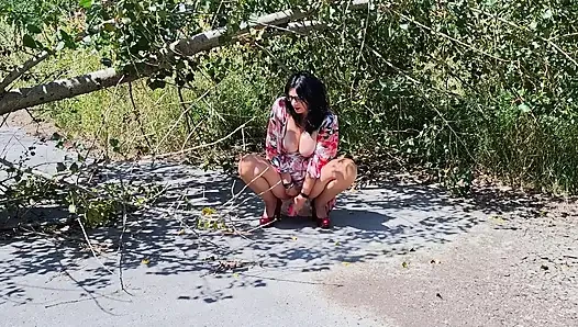Tante nakal kepergok lagi orgasme di hutan