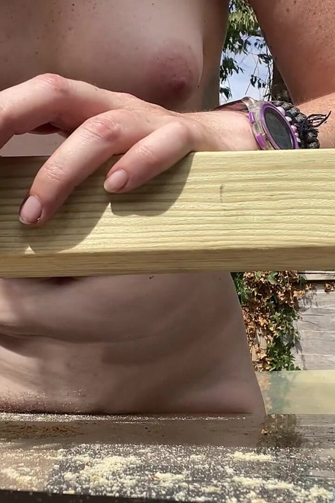 Woodworking Telanjang Di Akses Bersamaku, Taman Yang Sangat Diabaikan Yang Bisa Dilihat Oleh 5 Set Tetangga!