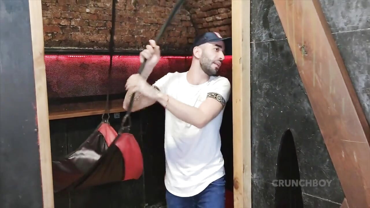 The muscle boy Brako fucked raw by Apolo Adrii