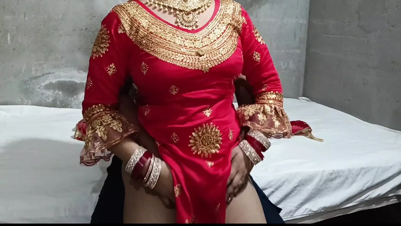 新婚拍摄的首夜性爱的最热门热门彩信视频。