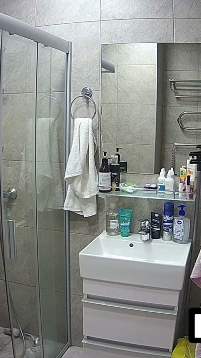 LUUV. Sexy Kareflore films her homemade shower routine for her real show | Clip 1