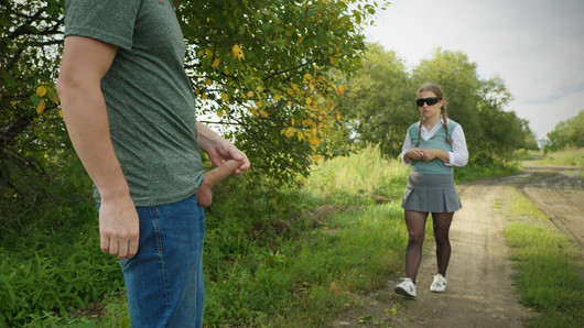 Fille, comment s’appelle-tu ? J’ai accidentellement rencontré un inconnu dans la nature et je l’ai baisée !