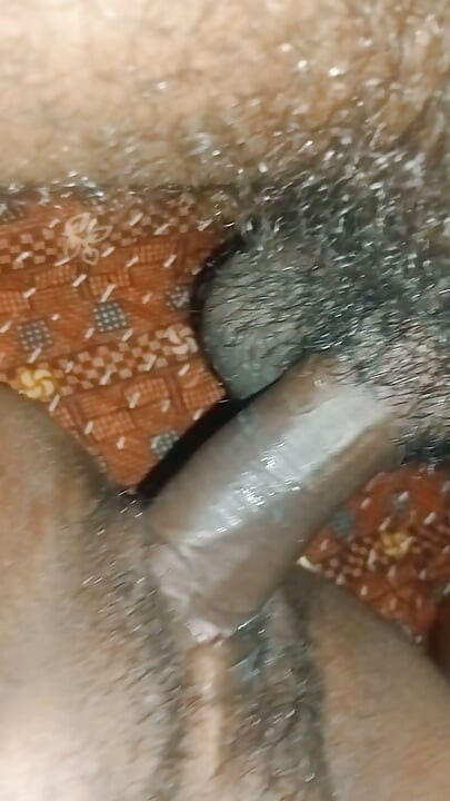 Desi Bhabhi Ka garam chut me Mera land ghusa