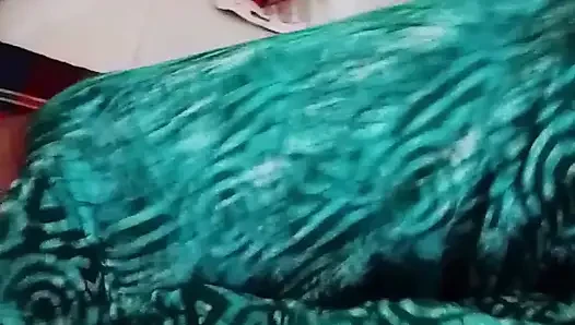 Istri desi selingkuh disetubuhi oleh orang asing untuk pertama kalinya