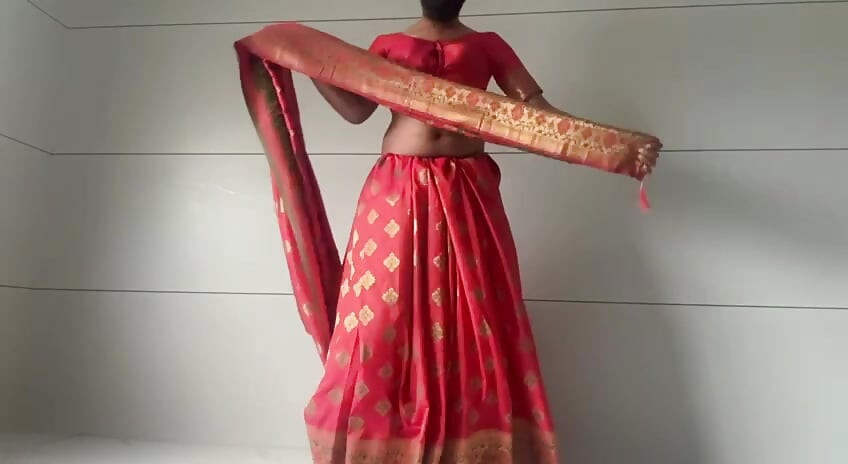 Wear ghaghra with saree
