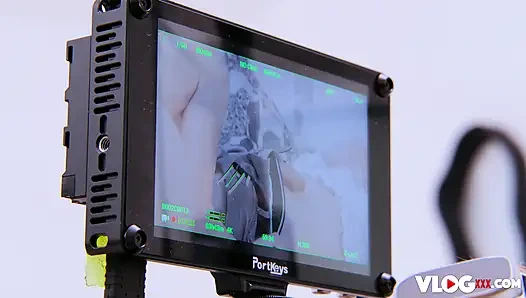 Возбужденная красотка Нелли Кент участвует в чувственном трахе