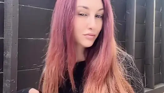 Italienische milf artemisia mit dicken titten Liebt lange haare fetisch im freien