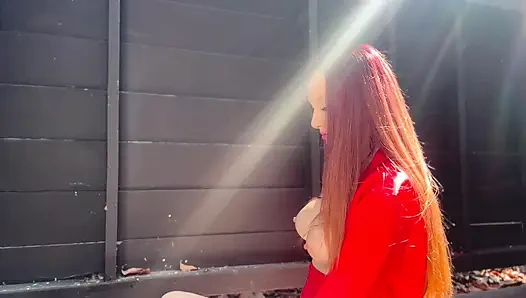 Artemisia si tante seksi italia dengan toket besar lagi asik muasin memeknya sendirian di luar ruangan