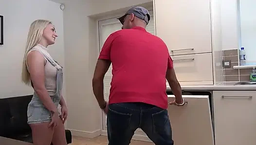 Licking Her Cunt! Horny Hot Blonde Teen Stepdaughter Loves to Fuck!