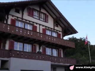Noua venită elvețiană își adoră pizda să fie linsă